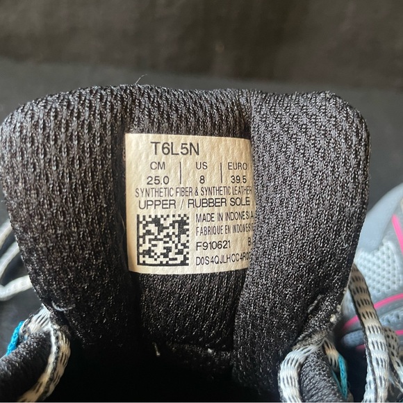 Brand new ASICS - Picture 4 of 9